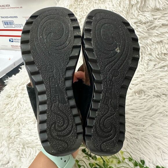 Dansko Pamela Black Jewelled Suede Slip On Comfort Sandals Womens sz 36/6-6.5 - Picture 8 of 8